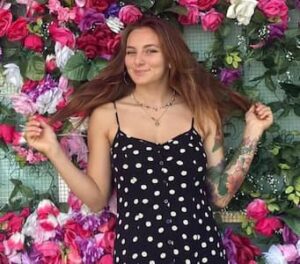 Who is Denise Becker from Life Below Zero? Age, Daughter, Andy, Net ...